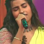 Sivaangi Krishnakumar Instagram - Dheera Dheera from KGF for Khelo Indias closing ceremony🥰 this is my first time trying a Kannada song ! Thankyou for this opportunity @raghini.muralidharan akka @renaissance.events 🤩. Special thanks to @anand.aravindakshan.official Anna for guiding me🥰