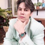 Siwat Chotchaicharin Instagram - ชอบก็จัด จะประหยัดทำไม ใครชอบนาฬิกาแนวๆ ก็จัดนะครับ @mission_watch นาฬิกาที่ผสานความลงตัวระหว่างดีไซน์ที่หรูหรา และความมงคลเอาไว้ด้วยกันได้อย่างลงตัว เพราะ Mission เชื่อว่านาฬิกาไม่เป็นเพียงแค่เครื่องประดับ แต่ยังเป็นสิ่งล้ำค่าที่ช่วยเสริมความมงคลให้กับผู้สวมใส่ #Mission #Missionluxurywatch #Luxurywatch #ChangewatchChangelife #Watch #watches