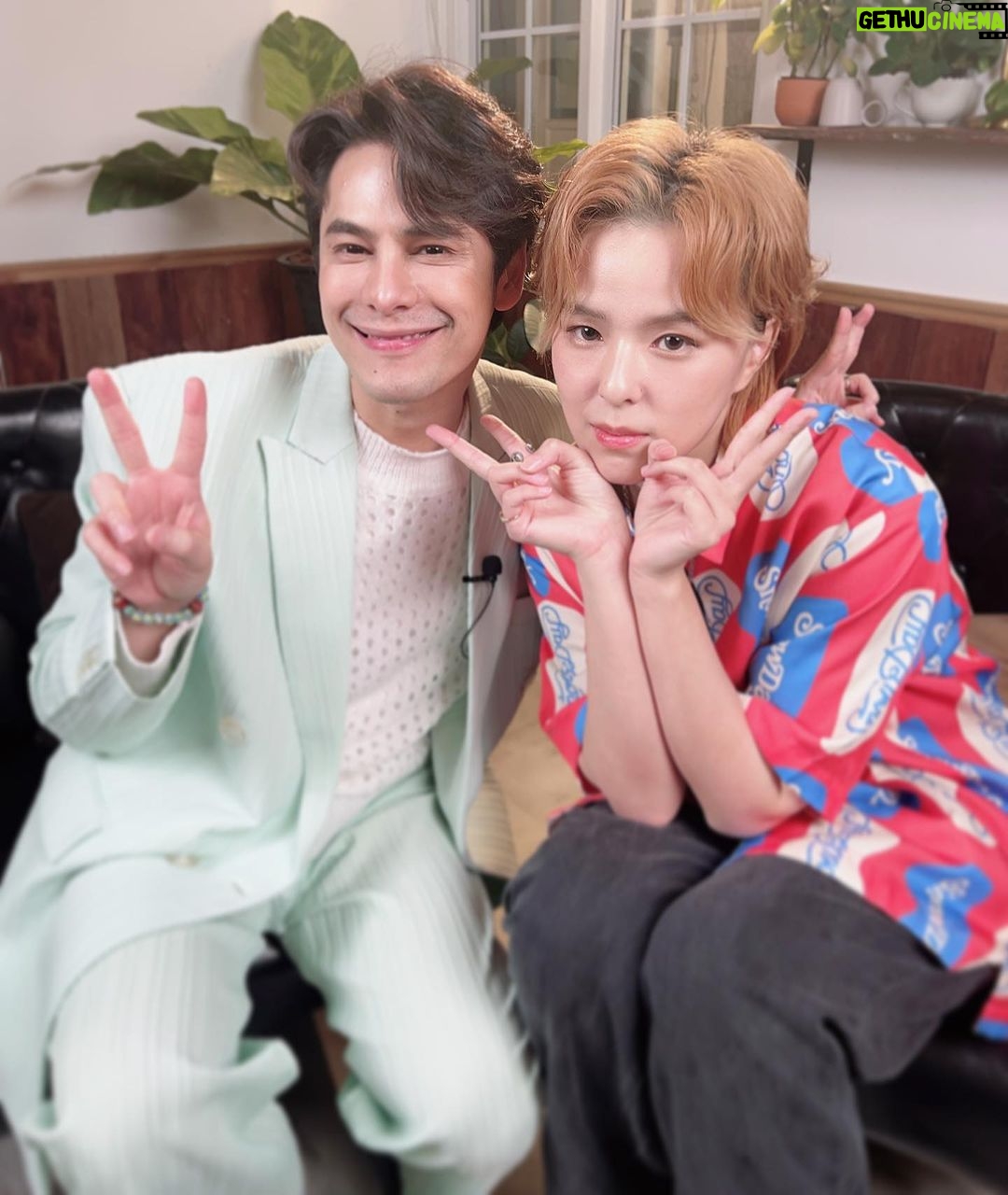 Siwat Chotchaicharin Instagram - หุหุ coming soon🔥🔥🔥 ฟินแน่นอน บอกเลยยยย @nee_kewalin #singwithme #ร้องกับซี #sunnee杨芸晴 #ซีศิวัฒน์