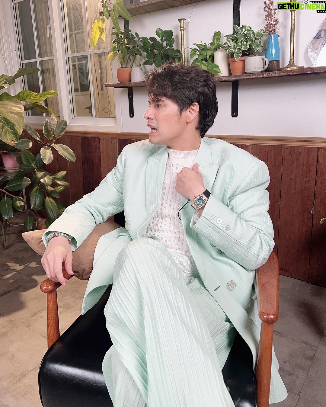 Siwat Chotchaicharin Instagram - ชอบก็จัด จะประหยัดทำไม ใครชอบนาฬิกาแนวๆ ก็จัดนะครับ @mission_watch นาฬิกาที่ผสานความลงตัวระหว่างดีไซน์ที่หรูหรา และความมงคลเอาไว้ด้วยกันได้อย่างลงตัว เพราะ Mission เชื่อว่านาฬิกาไม่เป็นเพียงแค่เครื่องประดับ แต่ยังเป็นสิ่งล้ำค่าที่ช่วยเสริมความมงคลให้กับผู้สวมใส่ #Mission #Missionluxurywatch #Luxurywatch #ChangewatchChangelife #Watch #watches