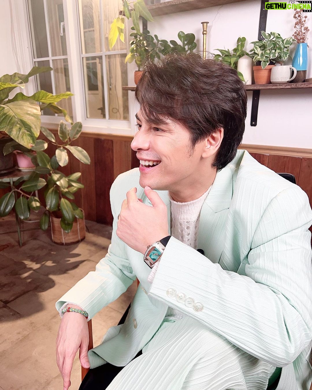 Siwat Chotchaicharin Instagram - ชอบก็จัด จะประหยัดทำไม ใครชอบนาฬิกาแนวๆ ก็จัดนะครับ @mission_watch นาฬิกาที่ผสานความลงตัวระหว่างดีไซน์ที่หรูหรา และความมงคลเอาไว้ด้วยกันได้อย่างลงตัว เพราะ Mission เชื่อว่านาฬิกาไม่เป็นเพียงแค่เครื่องประดับ แต่ยังเป็นสิ่งล้ำค่าที่ช่วยเสริมความมงคลให้กับผู้สวมใส่ #Mission #Missionluxurywatch #Luxurywatch #ChangewatchChangelife #Watch #watches