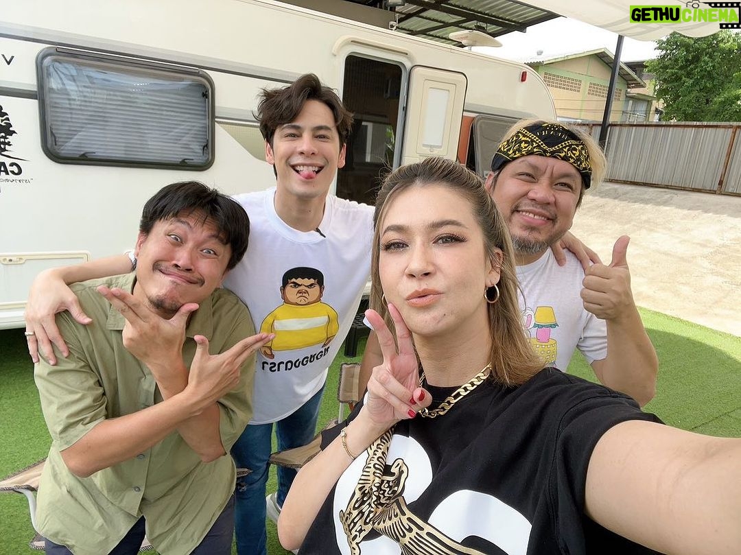 Siwat Chotchaicharin Instagram - เฮฮา ครื้นเครง ขำจนเมื่อยหน้า @tarfedfe @chaisoro @yut_fedfe