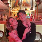 Siwat Chotchaicharin Instagram - Happy Birthday to my lovely wife ขอให้แมนนี่มีความสุข เป็นที่รักเป็นตัวตึงของกลุ่ม ขอให้สุขภาพแข็งแรงงงง จะได้เอาไว้กินเหล้าได้นานๆ🤣🤣🤣 41ปีละนะ ครึ่งชีวิตละที่เราอยู่กันมา รักกันไปแบบทุกวัน ตีกันทุกวันนะคะ love you and I’ll always be by your side❤️ #เอมี่กลิ่นประทุม #amys41BD