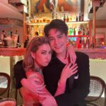 Siwat Chotchaicharin Instagram - Happy Birthday to my lovely wife ขอให้แมนนี่มีความสุข เป็นที่รักเป็นตัวตึงของกลุ่ม ขอให้สุขภาพแข็งแรงงงง จะได้เอาไว้กินเหล้าได้นานๆ🤣🤣🤣 41ปีละนะ ครึ่งชีวิตละที่เราอยู่กันมา รักกันไปแบบทุกวัน ตีกันทุกวันนะคะ love you and I’ll always be by your side❤️ #เอมี่กลิ่นประทุม #amys41BD