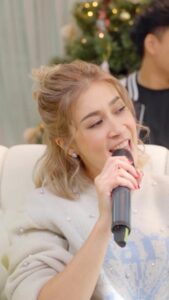 Siwat Chotchaicharin Instagram - If I Aint’t Got You coverd by SWM x Amy คลิปนี้เดือดจัด ภรรยามาออกรายการ เส้นเสียงอักเสบ+ไซนัส งอแงก่อนถ่าย แต่ก็ยอมถ่ายจนจบรายการ น่ารักมากๆครับ เดี๋ยวรอหายแล้วมาใหม่นะแมนนี่ รักๆ❤️ #singwithme #ร้องกับซี #เอมี่กลิ่นประทุม #amycchannel
