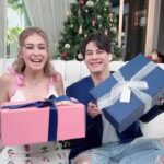 Siwat Chotchaicharin Instagram - UNBOX กับ ฮีรูดอยด์ แอนตี้ แฮร์ลอส เอสเซ้นส์ โบกมือบ๊ายบายผมร่วง ผมบาง ได้เลย! เพราะนวัตกรรมที่มี เอสเซ้นส์ลดผมร่วงตัวนี้ จะเปลี่ยนผมบางให้หนาขึ้น คืนความ มั่นใจให้คุณอีกคร้ัง! กับ “ ฮีรูดอยด์ แอนตี้ แฮร์ ลอส เอสเซ้นส์ ” #ฮีรูดอยด์ #BringHairBack #StopHairLoss #คืนเส้นผมคืนความม่นัใจ #HirudoidAntiHairLossEssence
