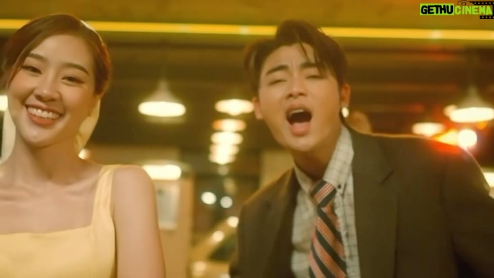 Siwat Chotchaicharin Instagram - เพลงอย่างเดือด เพราะม๊ากกกก ซิงเกิลใหม่ของ ฟอร์ม ชลพิพรรธน์ “Good Time” ฟอร์ม x แจ๊ส สปุ๊กนิค ปาปิยอง กุ๊กกุ๊ก YouTube : ยุ้งข้าวเรคคอร์ด #ฟอร์มชลพิพรรธน์ #jazzJSPKK #GoodTime #ยุ้งข้าวเรคคอร์ด #newsingle #ซิงเกิลใหม่