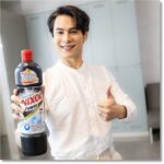 Siwat Chotchaicharin Instagram - วิกซอลขวดนี้ สะอาดนาน สบายแรง แล้วยังดีต่อโลกเราด้วย!! ไอ.พี. วัน เปิดตัว "วิกซอล นวัตกรรมเปลี่ยนชีวิต เพื่อโลกที่ยั่งยืน" ครั้งแรกในประเทศไทยของขวดพลาสติกสี รีไซเคิล เล่าให้เข้าใจง่ายๆก็คือ เค้าพัฒนานวัตกรรม โดยนำขวดวิกซอลที่เป็นขวดพลาสติกสีที่ใช้แล้วในครัวเรือน เอามาคัดแยก และเข้าสู่ขบวนการรีไซเคิล แล้วนำกลับมาขึ้นรูปขวดใหม่ เริ่มจากวิกซอล รุ่น “VIXOL POWER ขวดสีดำ” ขวดนี้เล้ยย ไม่ปล่อยให้กลายเป็นขยะในระบบนิเวศอีกต่อไป "ดีต่อผู้ใช้ ปลอดภัยต่อสิ่งแวดล้อม" เพื่อยกระดับคุณภาพชีวิตควบคู่ไปกับการดูแลโลก สุดยอดไปเลยค้าบบ #ไอพีวัน #IPONE #VIXOL #วิกซอล #รักษ์โลก #HDPE https://www.facebook.com/VixolThailand/posts/pfbid02sWisjK2dh21AFCVGkHUXj7R87ChiDMZLwuEXxgbWaaL7qDxzVYzNdNqeMbASaPF6l