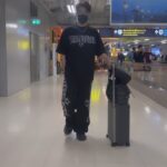 Siwat Chotchaicharin Instagram - เพิ่งได้มาเมื่อวานต้องจัดซักหน่อย โคตรเท่ ใส่สบายเนื้อผ้าโคตรดี ใครอยากได้รีบเลย เดี๋ยวหมด!! ไปดูที่ @jspkk_store กราบคุณผดุง น้องไอซ์ด้วยครับ ที่จัดมาให้นะครับ ชอบมากกก❤️