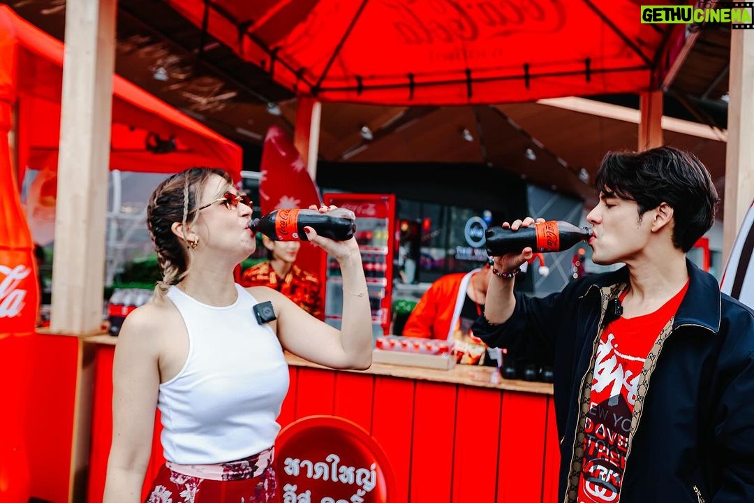 Siwat Chotchaicharin Instagram - รอบนี้กลับบ้านเกิดที่หาดใหญ่ คุ้มมาก ได้กินของอร่อยจากสงขลา มารวมที่เดียวเลย โคตรเด็ด!! Hatyai is cooking งานfood fair ดีๆที่ Coke เค้าจัดทั่วประเทศ ติดตามกันต่อว่าเค้าจะไปจัดจังหวัดไหนต่อนะครับ #cokezeroกินกับอะไรก็อร่อย