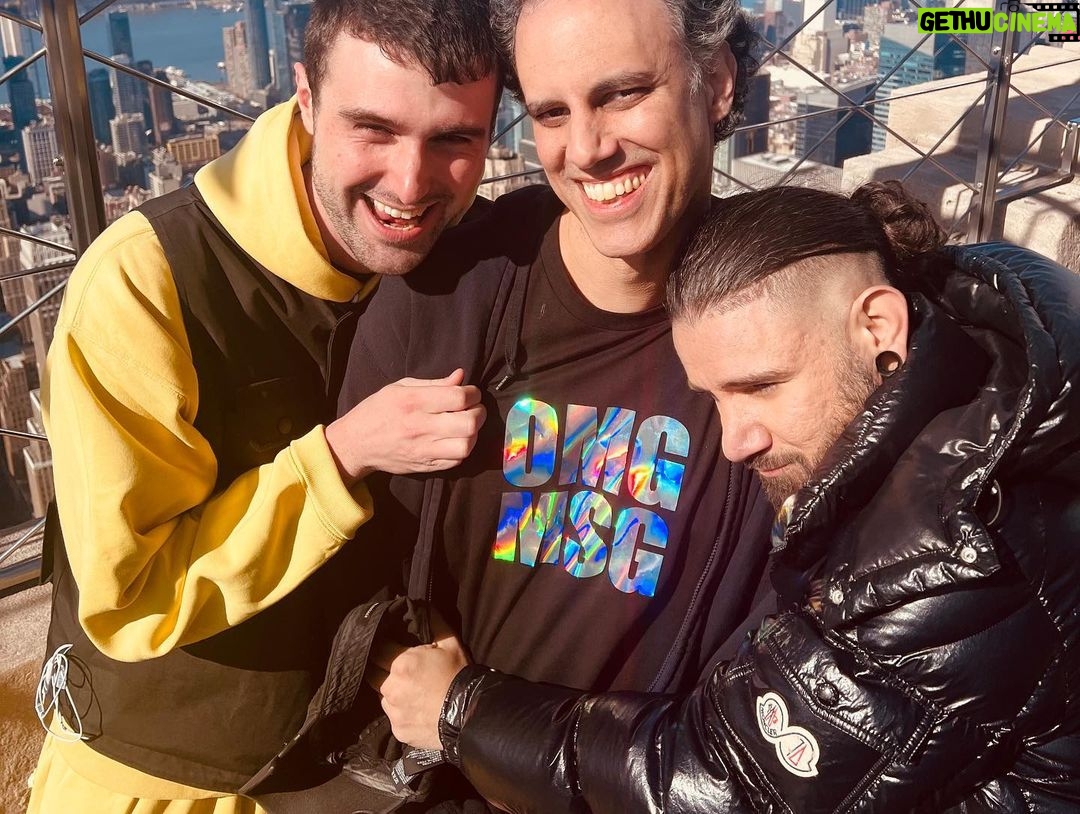 Skrillex Instagram - Still can’t believe we sold out Madison Square Garden in seconds. Love to those who got tickets Love to those who didn’t Love to my broskiez @fredagainagainagainagainagain @fourtetkieran