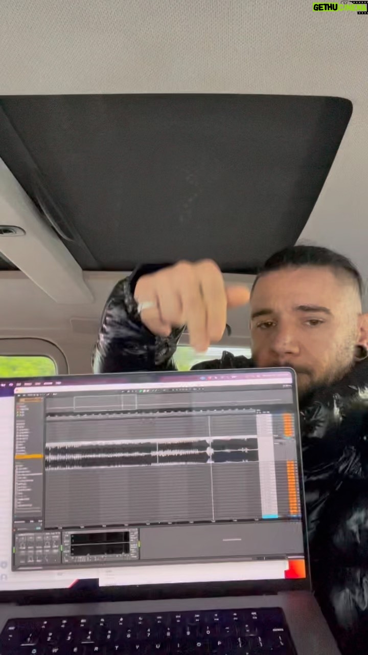 Skrillex Instagram - On my way to the airport…. Leave me like this out this Wednesday @bobbyraps you ready??