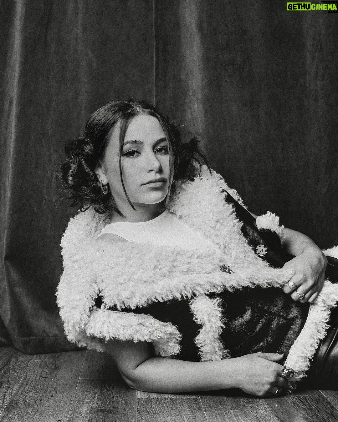 Sky Katz Instagram - bet you’ve never seen Princess Leia laying on the floor