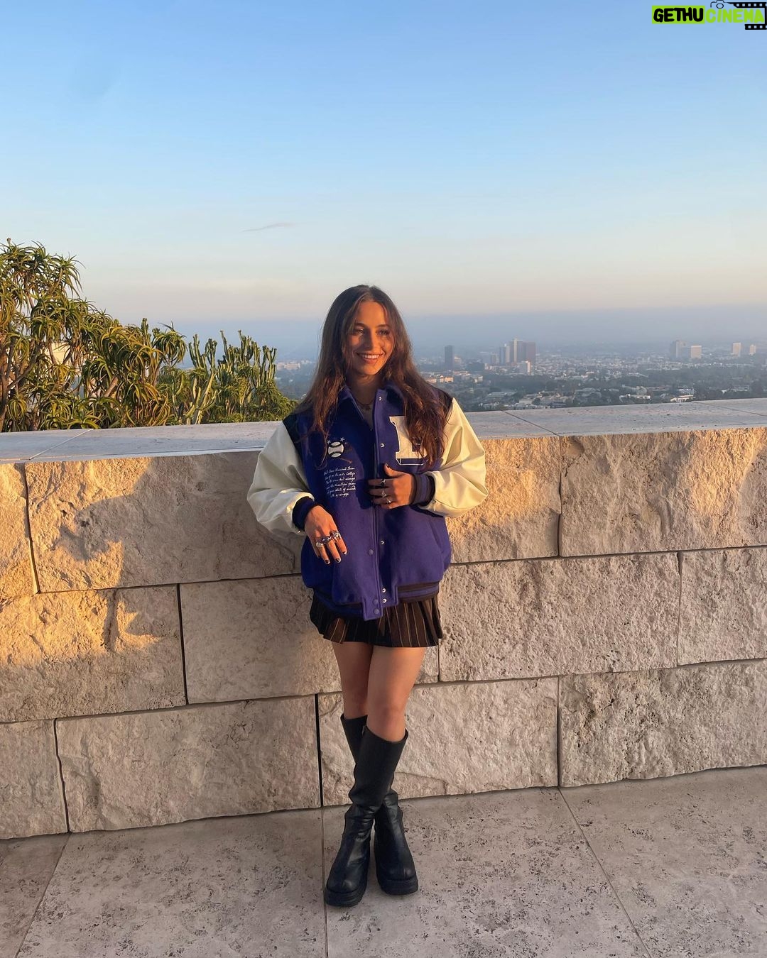 Sky Katz Instagram - my sister, photographer, biggest hater & best friend 🫶🏼 The J. Paul Getty Museum