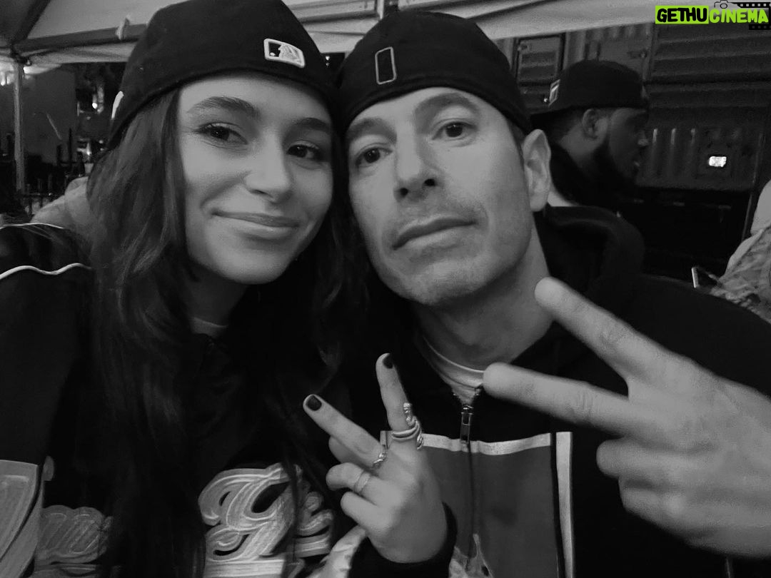Sky Katz Instagram - happy father’s day to my absolute best friend/super hero. i love you dad. i’m so lucky to be your daughter. my twin 🖤