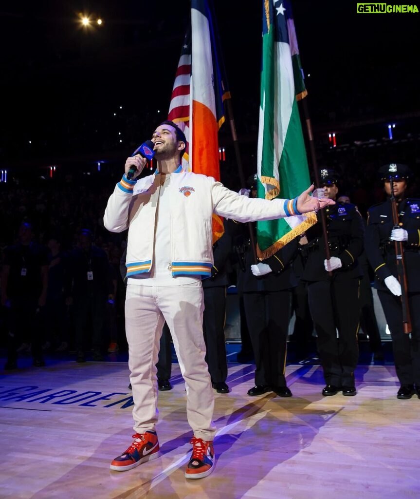 Skylar Astin Instagram - Nothing better than Knicksmas at @thegarden 💙🧡❤️ Madison Square Garden