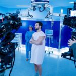 Skylar Astin Instagram - It’s ALIIIVVEE!! Tonight’s episode of @sohelpmecbs will knock your hospital socks right off! 🤖🧦 9/8c on @cbstv 🕵🏻👩🏻‍⚕️