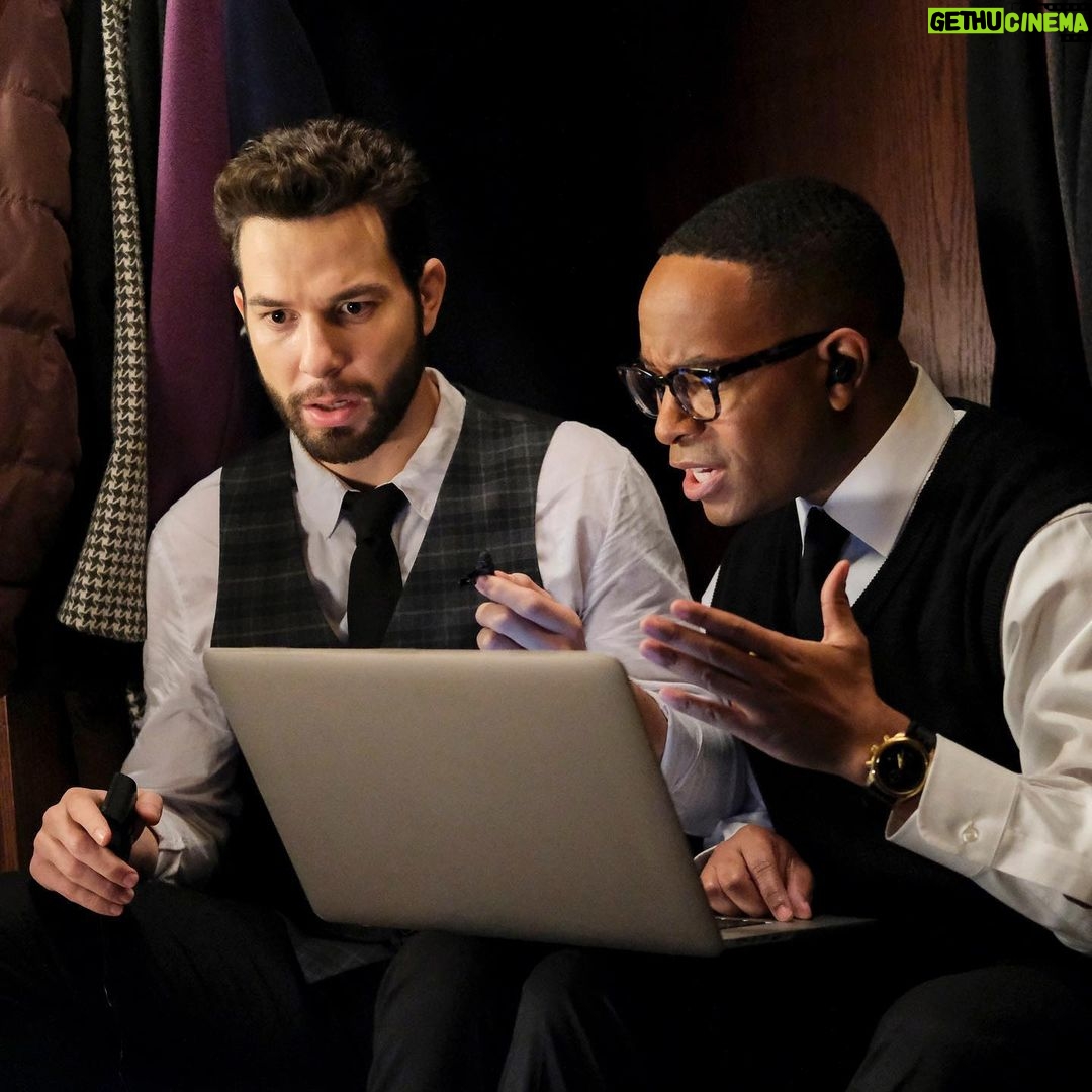 Skylar Astin Instagram - TONIGHT Todd takes the stand and Veronica is BACK on an all new episode of @sohelpmecbs 9/8c on @cbstv