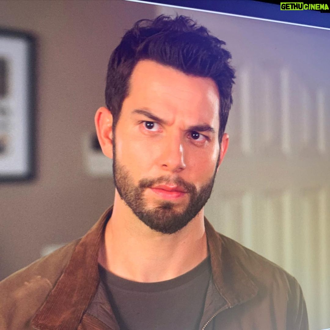 Skylar Astin Instagram - Big shouts to the HMU team @goldenbox5050 and @vincenza007