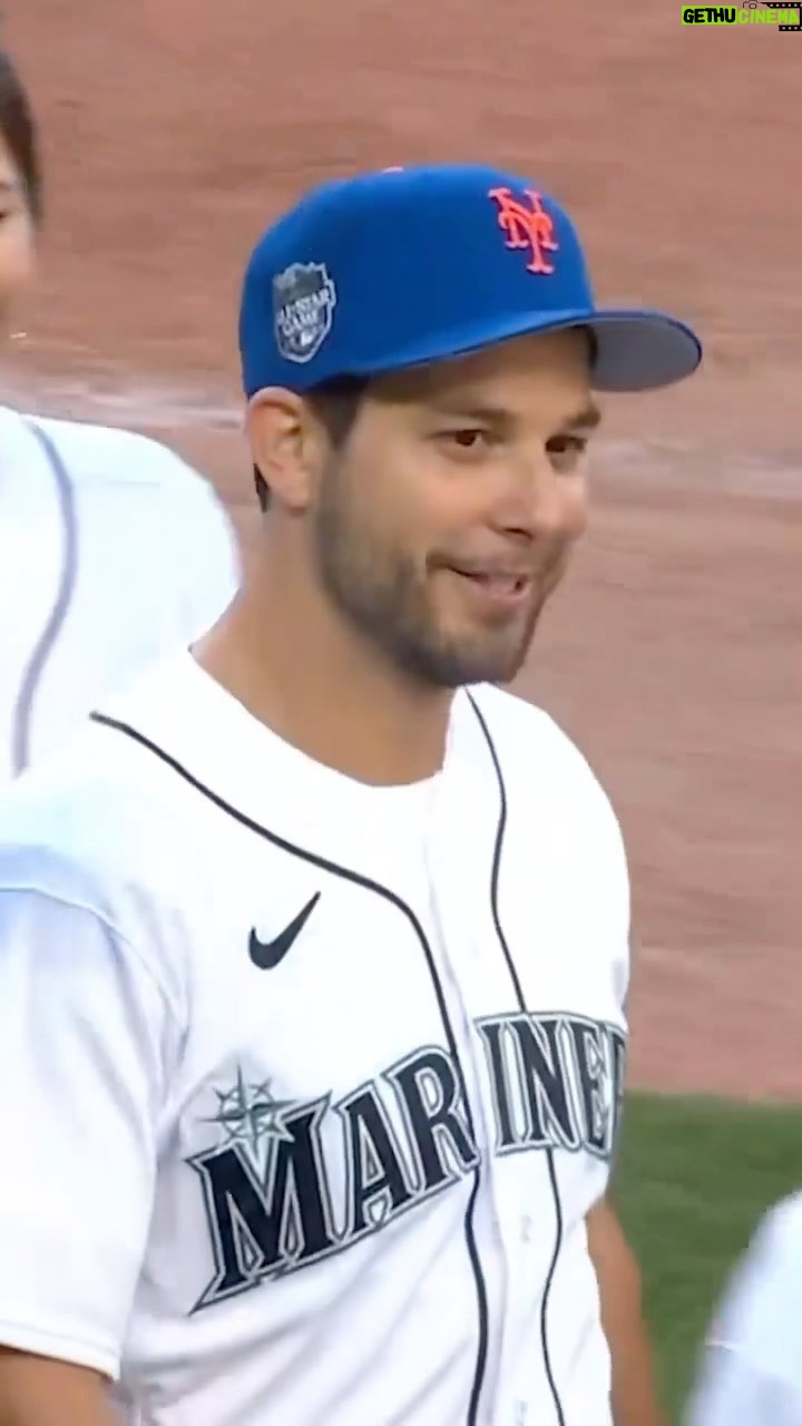 Skylar Astin Instagram - So Help Me GONE!!! 🥎 Had a blast playing in the @mlb Celebrity All Star Game. And Team Felix took the crown!! 👑