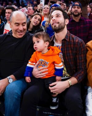 Skylar Astin Instagram - Luca On Ice / Luca Courtside / Luca On The Tron
🏀 ⛸️ 💙

📸 @mfarsi for @thegarden