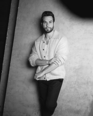 Skylar Astin Instagram - Swipe for biceps. 
@fault_magazine