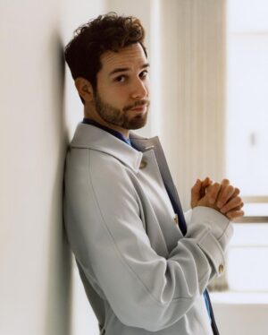 Skylar Astin Instagram - Swipe to see what I’m looking at (it’s you)
📸 @ianlanterman for @leoeditdaily