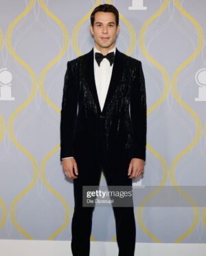 Skylar Astin Instagram - Best night. Best date! So glad I got to share all of it with you Mom ❤️