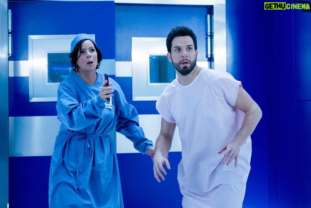 Skylar Astin Instagram - It’s ALIIIVVEE!! Tonight’s episode of @sohelpmecbs will knock your hospital socks right off! 🤖🧦 9/8c on @cbstv 🕵🏻👩🏻⚕️
