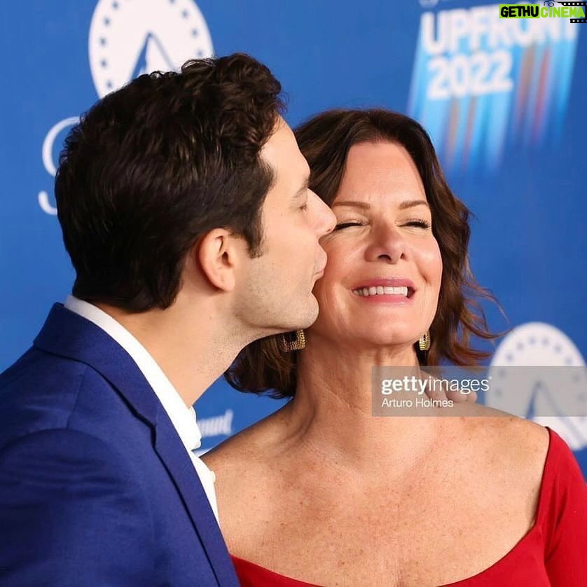 Skylar Astin Instagram - A jaunt to the Blue Carpet in between shows! So excited to bring @sohelpmecbs to your TV this fall on @cbstv !! Suit @reiss Hair @selmanillanyc Mom @mgh_8 CBS studios