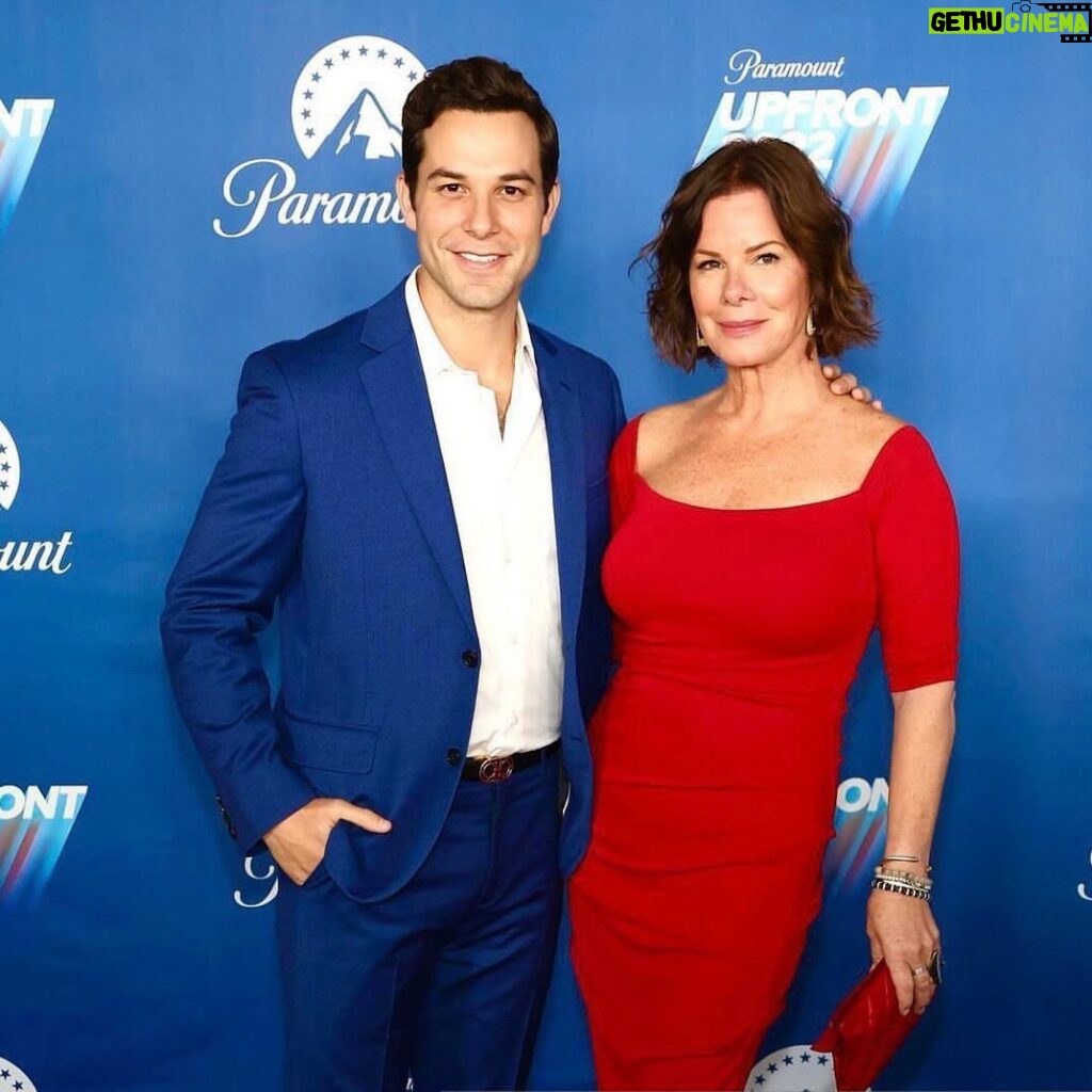 Skylar Astin Instagram - A jaunt to the Blue Carpet in between shows! So excited to bring @sohelpmecbs to your TV this fall on @cbstv !! Suit @reiss Hair @selmanillanyc Mom @mgh_8 CBS studios