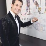 Skylar Astin Instagram - 🎭 We’re sending 1 theatre lover to the 2023 Tony Awards! Could it be you? 🤩 Tag who you would bring as your +1 and enter to win at TheTonysVIP.com (link in bio) You’ll go behind the scenes to watch the stars prepare during the dress rehearsal. Then, you and your guest will attend the official award ceremony. Plus, you’ll take home the “”Wall of Inspiration”” as your own! This wall features signatures from some of Broadway’s biggest stars. Your entry will support performing arts and theatre education through The American Theatre Wing and The Broadway League Foundation.”