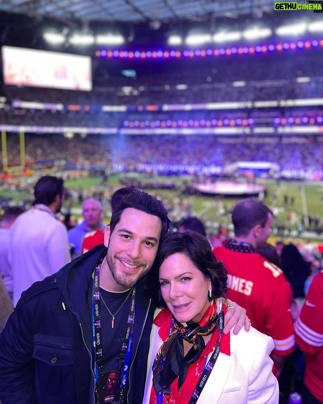 Skylar Astin Instagram - @sohelpmecbs and @cbstv fam at #Superbowl58 for #CBSPremiereWeek 🏈 SEASON 2 of Todd airs TOMORROW Feb 15 🔎 Las Vegas, Nevada