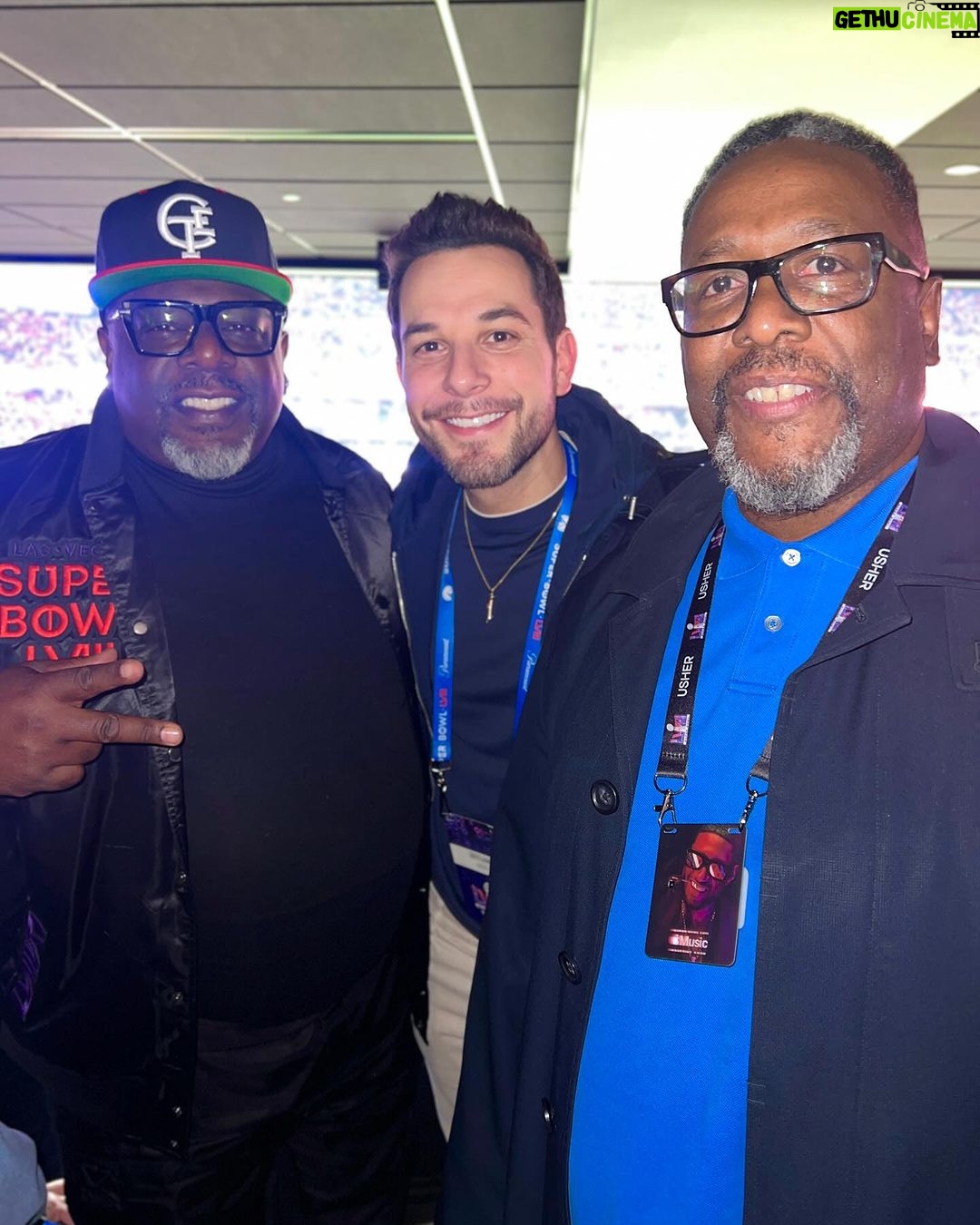 Skylar Astin Instagram - @sohelpmecbs and @cbstv fam at #Superbowl58 for #CBSPremiereWeek 🏈 SEASON 2 of Todd airs TOMORROW Feb 15 🔎 Las Vegas, Nevada