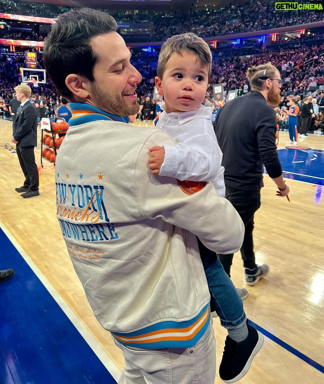 Skylar Astin Instagram - Nothing better than Knicksmas at @thegarden 💙🧡❤️ Madison Square Garden