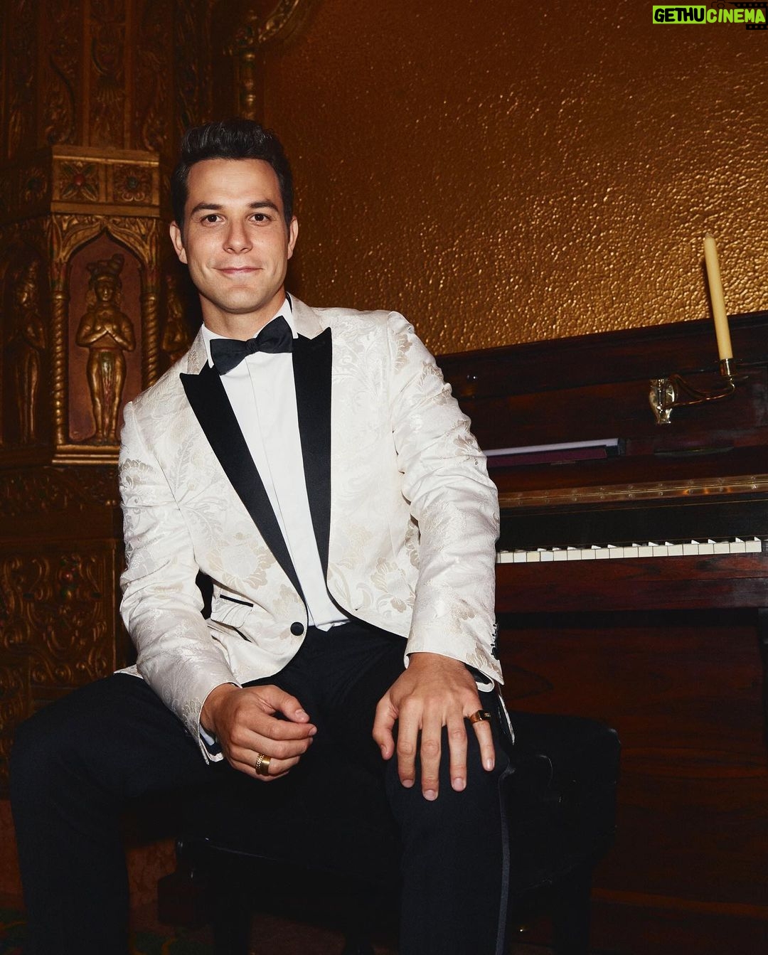 Skylar Astin Instagram - Act One 🤍🖤 📸 @_heather_moore United Palace