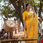 Sneha Instagram - @snehalayaasilks @mspinkpantherjewel @vyshalisundaram_hairstylist @teamcreators #snehalayaasilks #blessed #yellowsaree #zeetamil