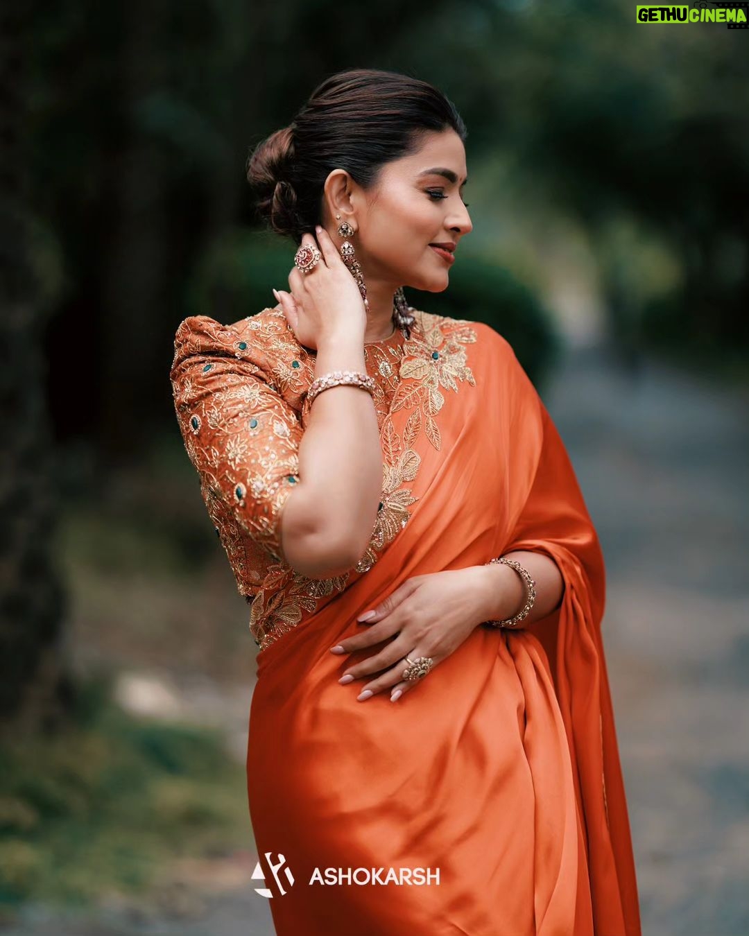 Sneha Instagram - @swaasabygeetu @ashokarsh @jcsjewelcreations @vyshalisundaram_hairstylist @salomirdiamond