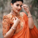 Sneha Instagram - @swaasabygeetu @ashokarsh @jcsjewelcreations @vyshalisundaram_hairstylist @salomirdiamond