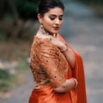 Sneha Instagram - @swaasabygeetu @ashokarsh @jcsjewelcreations @vyshalisundaram_hairstylist @salomirdiamond