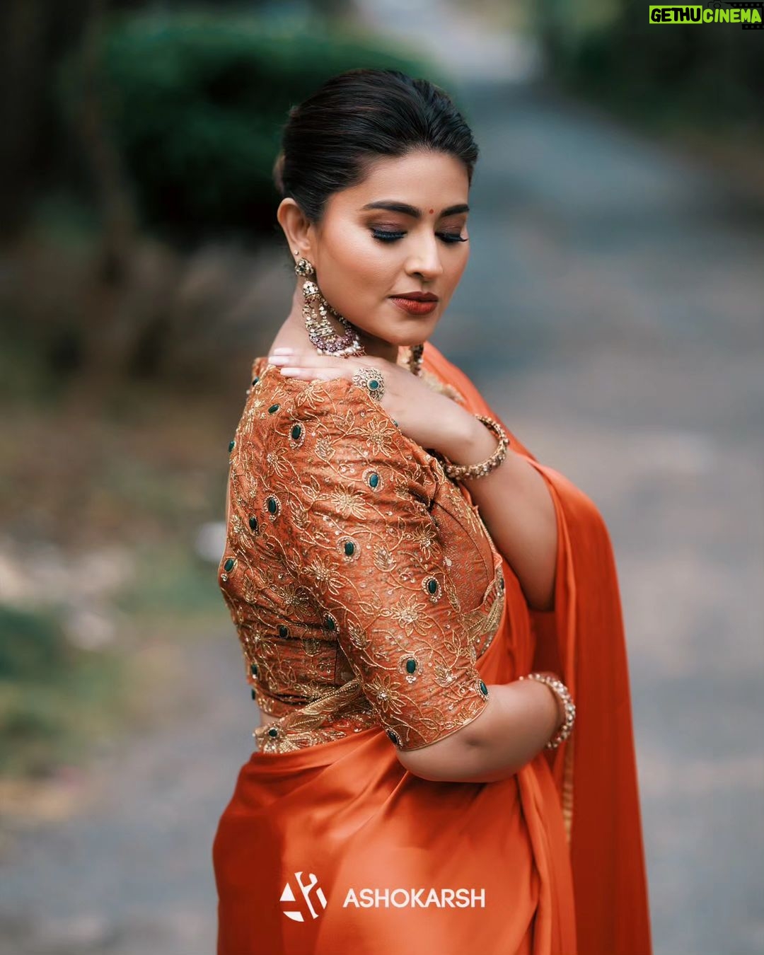 Sneha Instagram - @swaasabygeetu @ashokarsh @jcsjewelcreations @vyshalisundaram_hairstylist @salomirdiamond