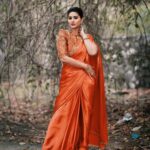 Sneha Instagram - @swaasabygeetu @ashokarsh @jcsjewelcreations @vyshalisundaram_hairstylist @salomirdiamond