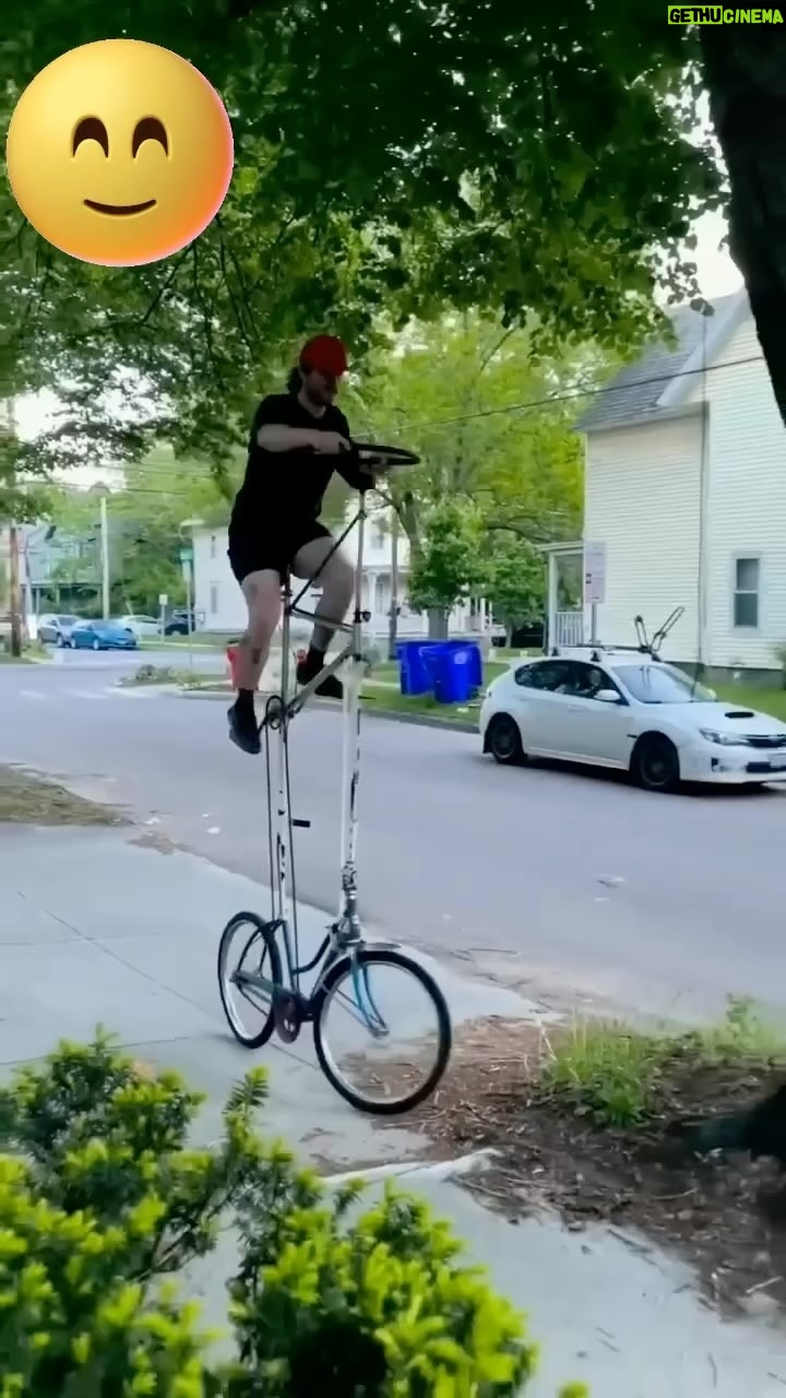 Snoop Dogg - 402.3K Likes - Dummy of tha week cycling edition 😭😭😭 🤔