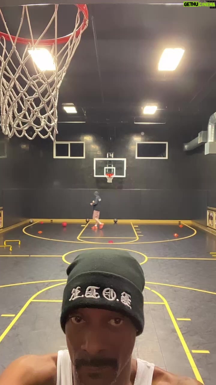 Snoop Dogg Instagram - Gym life β€οΈβπ©ΉππΎπͺπΎ Long Beach, California