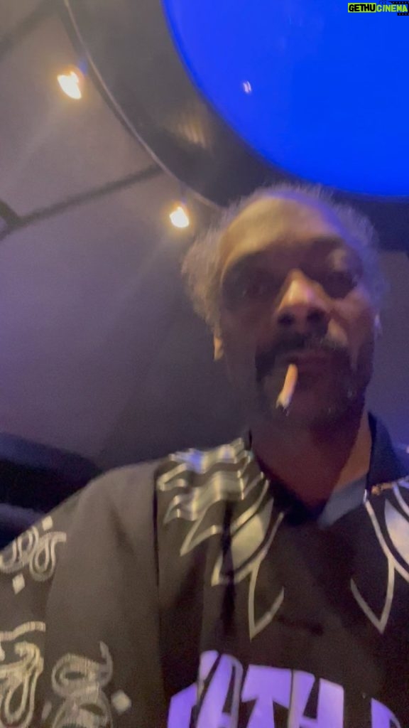 Snoop Dogg Instagram - @popsnoop hanging wit his son getting my spirit bac 🕊️💙🙏🏾
