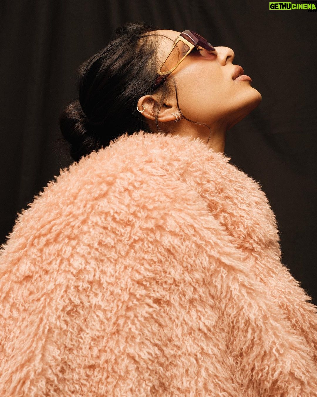 Sobhita Dhulipala Instagram - There’s always inspiration to be drawn from the bygone. Discover timeless classics with angled accents in #SobhitaForJohnJacobs collection as it truly embodies my personality—embracing the quiet nostalgia in a retro-glam style. … #SobhitaForJJ #SobhitaForJohnJacobs #JohnJacobs #JohnJacobsEyewear #EyeFashion #Eyewear #TimelessFashion #CapsuleCollection #Ad @hm @rabanne @goldenwindow @rhycni @self__cntrd @ishhaara