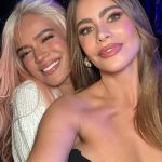 Sofía Vergara Instagram - Que honor ser parte de esta noche tan bella para @karolg 💖. Orgullo de mi tierra!🇨🇴 te quiero Karol😘 #billboardwomanoftheyear