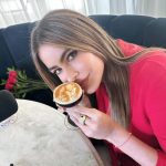 Sofía Vergara Instagram - This week on Dinner’s On Me, “Griselda” and “Modern Family” star Sofia Vergara joins the show. Over pizza and what they call “fluffy orange juice,” Sofia tells me what it was like to produce and star in the hit Netflix series “Griselda.” Plus, we get into Ed O’Neill’s voicemails and why marshmallows were hidden on the “Modern Family” set. And because it was Valentines Day I brought Sofia flowers. This episode was recorded at Dante in Beverly Hills, CA. Episode link is in the bio—don't wait, give it a listen! ❤️ The Maybourne Beverly Hills