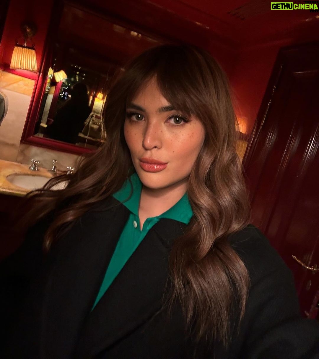 Sofia Andres Instagram - bonne soirée 👋🏻 Paris,France
