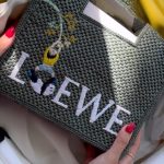 Sofia Andres Instagram - unwrap luxury with this beautiful Loewe gift. @buyandship_ph simply FAST and EASY. ✨🫶🏻 We enable you to shop online abroad in 13 regions worldwide and deliver to your home in Philippines. Sign up now at buyandship.ph - Buy & Ship